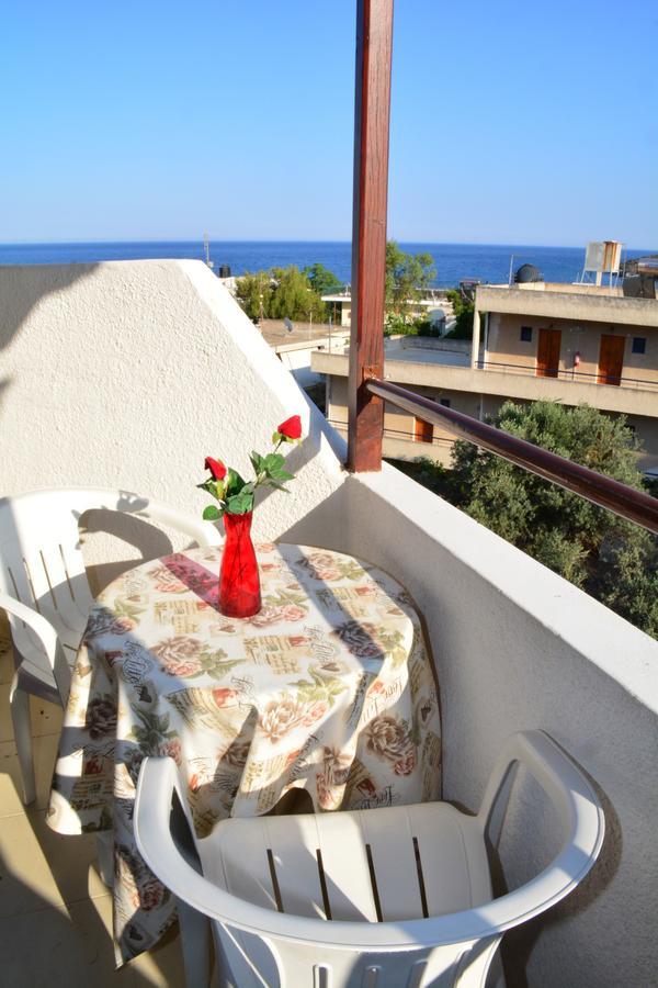 Voula Apartments Agia Marina  Esterno foto