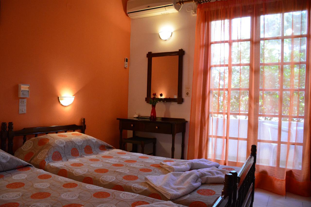 Voula Apartments Agia Marina  Esterno foto