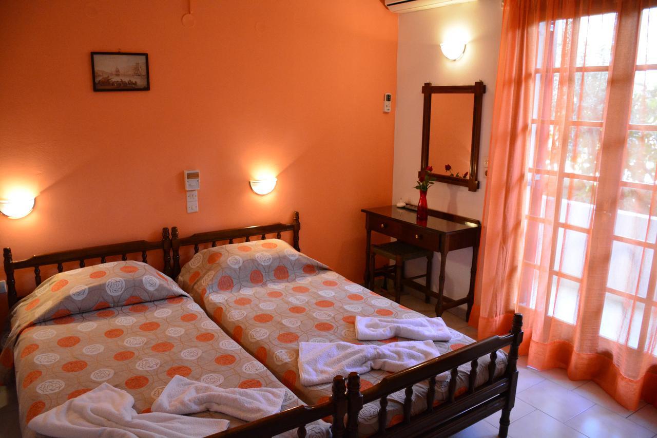 Voula Apartments Agia Marina  Esterno foto