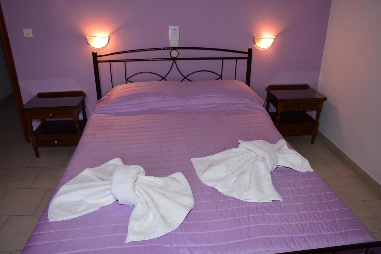 Voula Apartments Agia Marina  Esterno foto