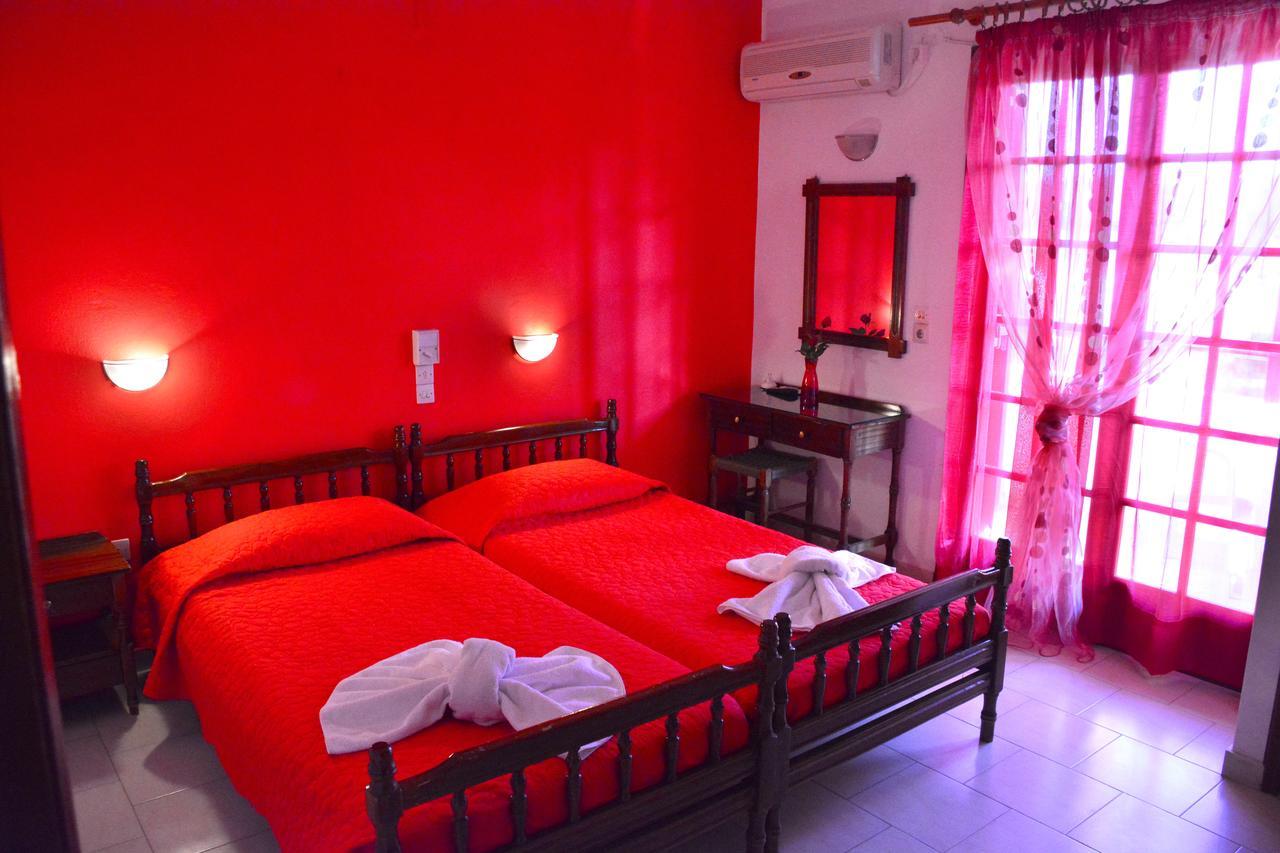 Voula Apartments Agia Marina  Esterno foto