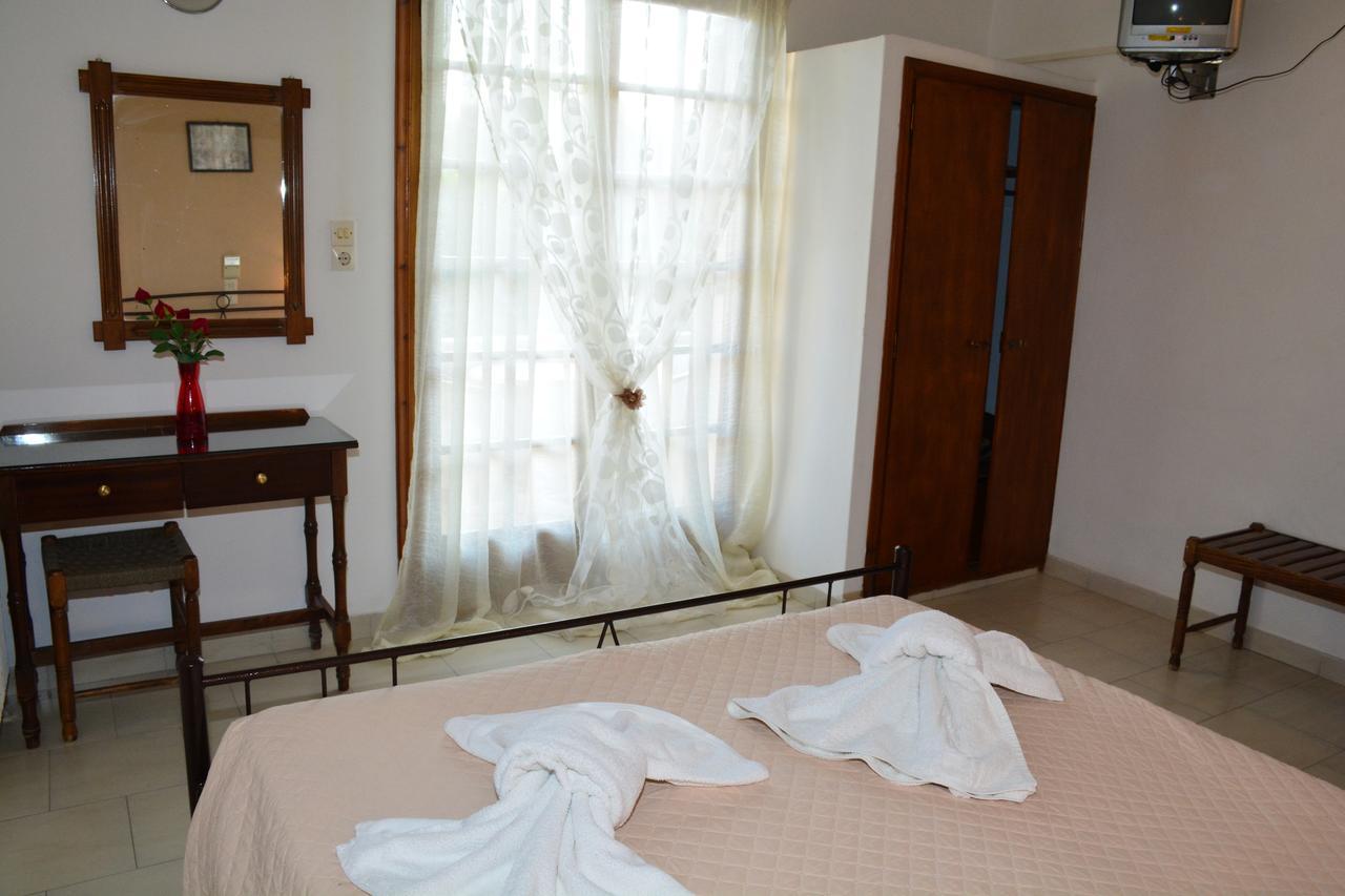 Voula Apartments Agia Marina  Esterno foto