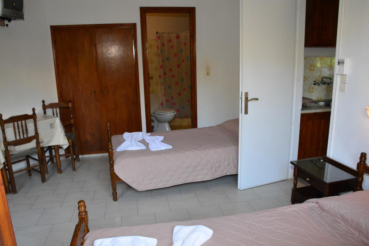 Voula Apartments Agia Marina  Esterno foto